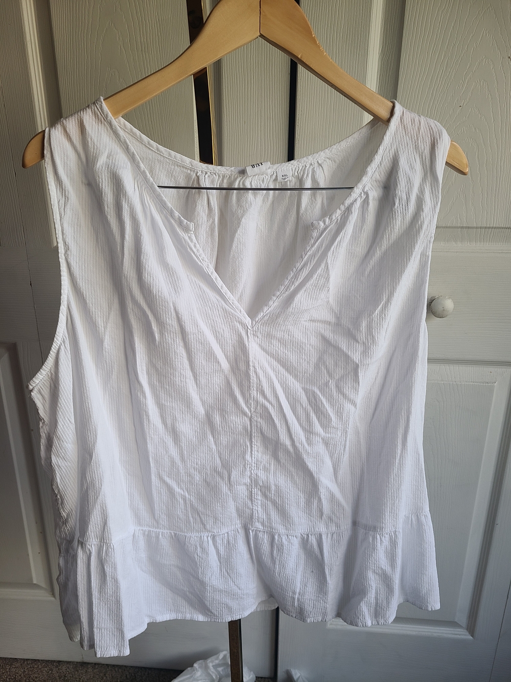 GAP White Sleeveless V-Neck Ruffle Hem Chemise